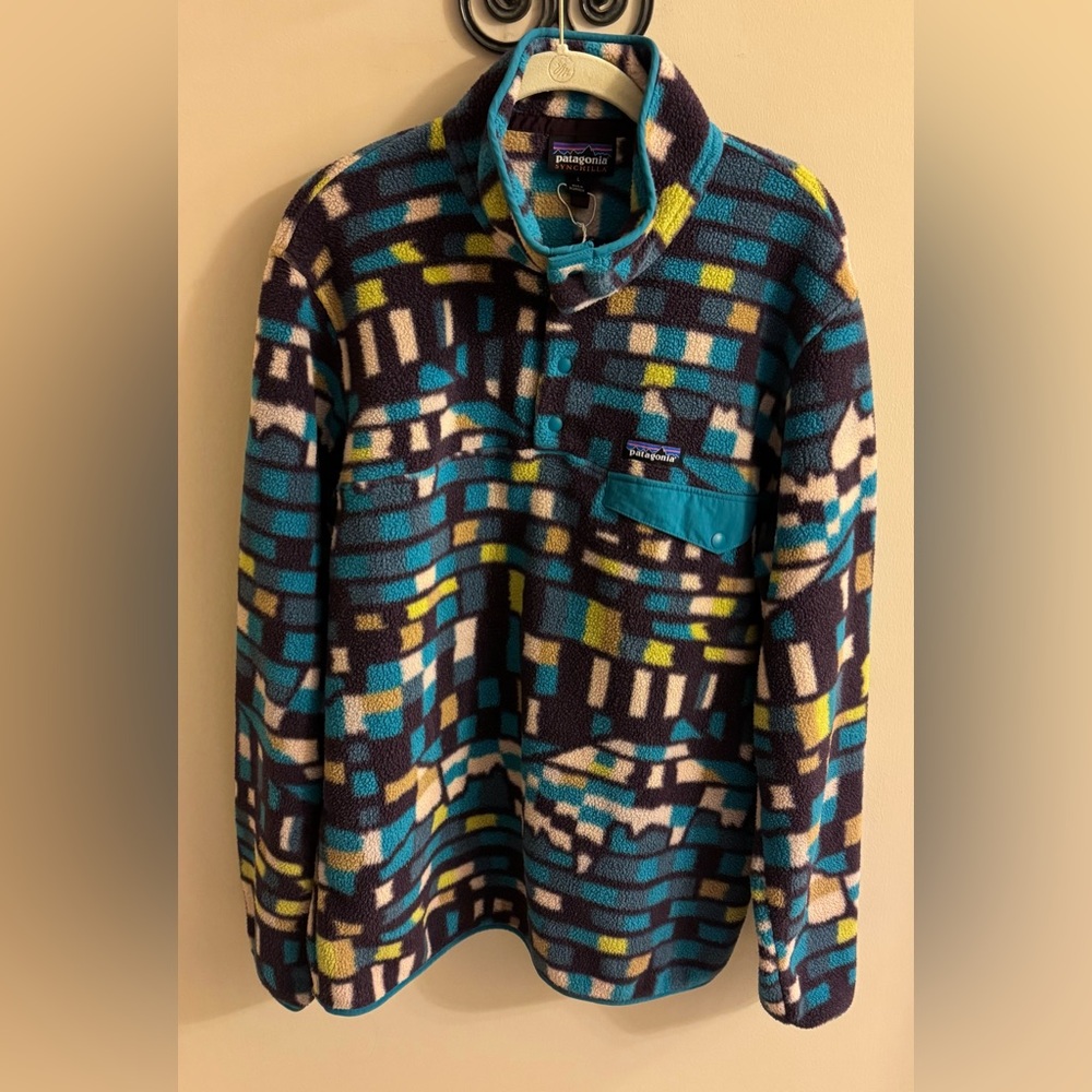 Men’s Patagonia Synchilla Patterned Fleece Pullover with Teal Accents Sz large